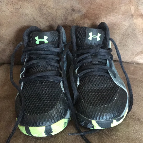 youth basketball shoes - Picture 3 of 10